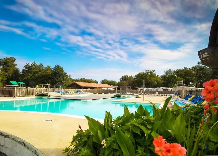 Azu'rivage مكان تخييم Azur