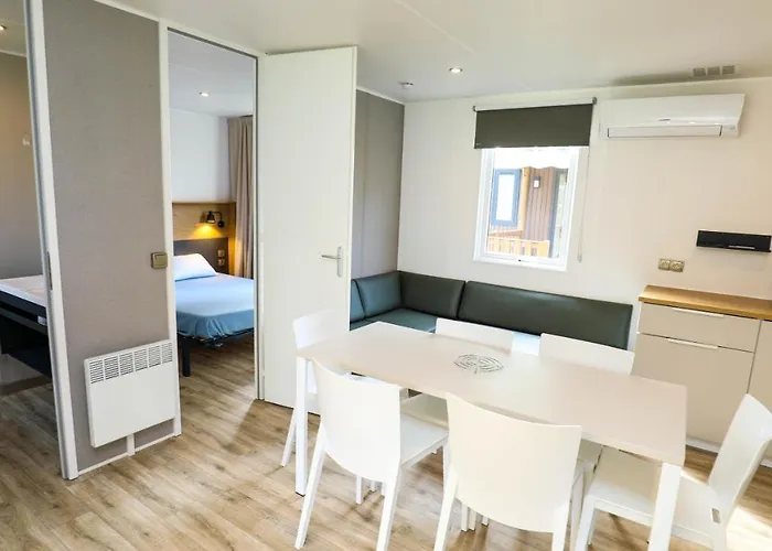 Azu'rivage مكان تخييم Azur